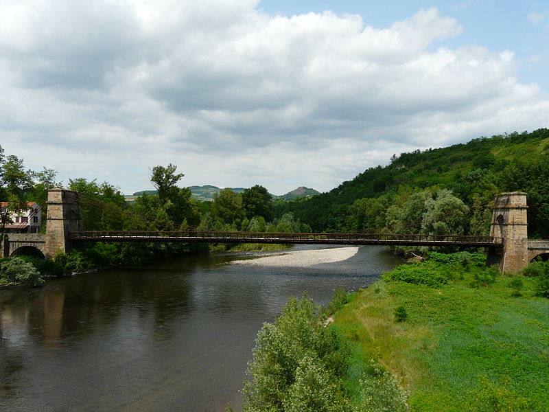 File:Pont suspendu Allier Issoire-Parentignat (1).JPG