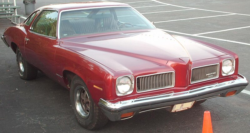 File:Pontiac LeMans Coupe.jpg