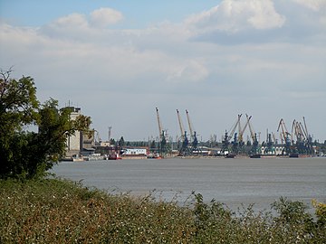 Le port d'Izmaïl, face à la rive roumaine.