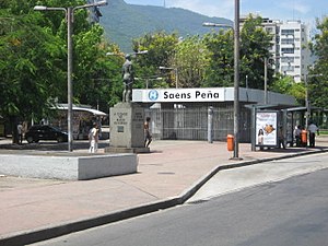 De entrée van station Saens Peña