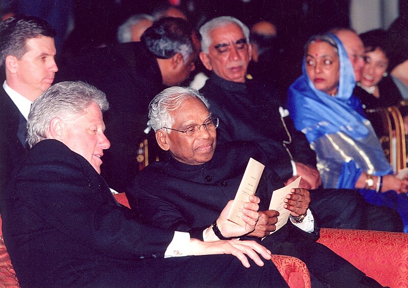 File:President Clinton with Indian president K. R. Narayanan.jpg