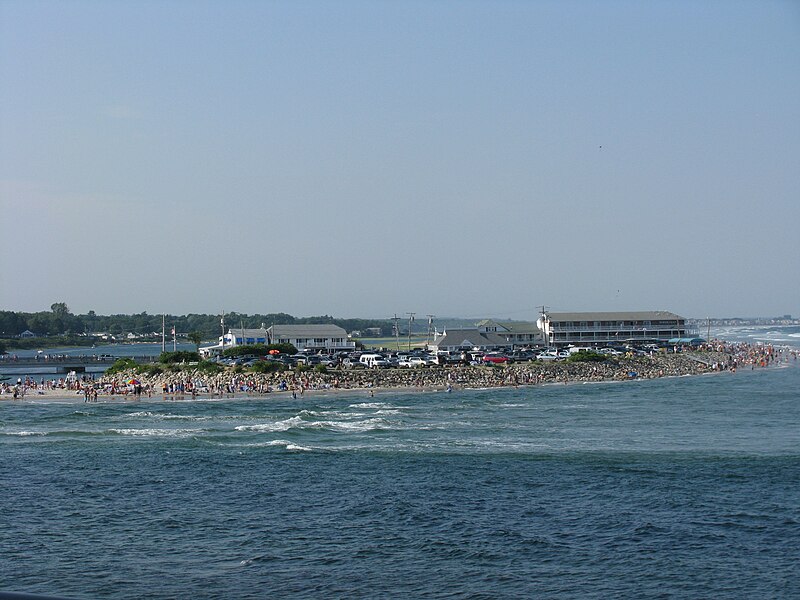 File:Qgunquit-beach-high-tide.jpg