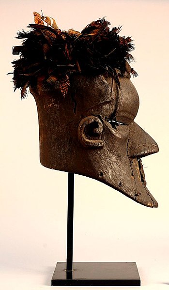 File:Raccolte Extraeuropee - Passaré 00053 - Maschera Kuba-Ngeende - Rep.Dem.Congo (2).jpg