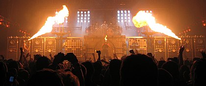 Einsatz von Pyrotechnik während des Konzerts 2005 in Nottingham