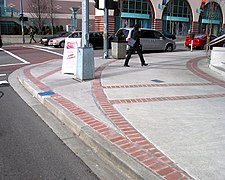 La courbe de virage a été réduite à cette intersection.