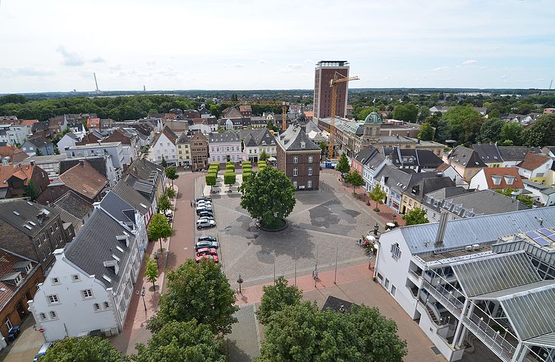 File:Rheinberg, Großer Markt, 2014-08 CN-01.jpg