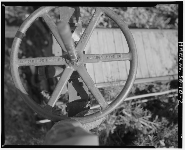 File:ST. GERMAIN DITCH HEADGATE HANDWHEEL. - St. Germain Ditch, North side of Rapid Creek, Rapid City, Pennington County, SD HAER SD,52-RACI.V,9-2.tif