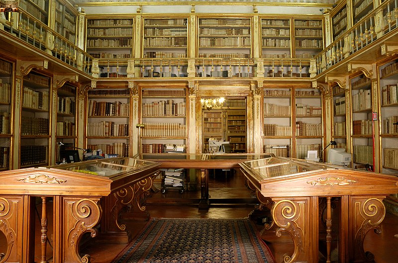 File:Sala di Esposizione Riccardiana.jpg