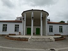 The municipal hall of Aigrefeuille d'Aunis was built in 1952. Salle municipale d'Aigrefeuille-d'Aunis.jpg