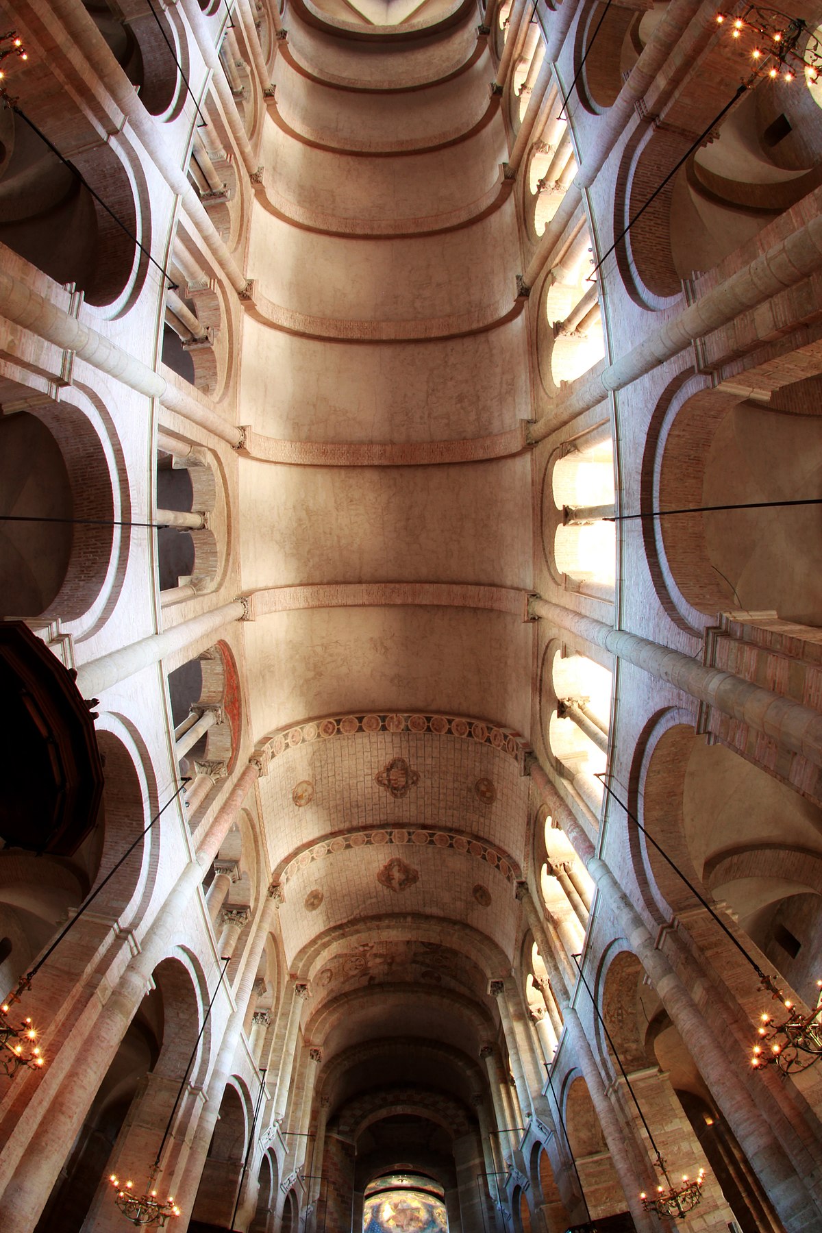 File:St Sernin.jpg - Wikimedia Commons