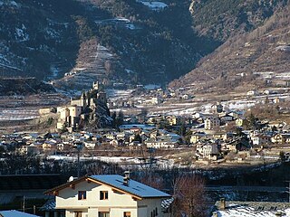 <span class="mw-page-title-main">Saint-Pierre, Aosta Valley</span> Comune in Aosta Valley, Italy