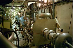 The Stanford University superconducting linear accelerator, housed on campus below the Hansen Labs until 2007. This facility is separate from SLAC Stanford SCA July 1995 16a.jpg