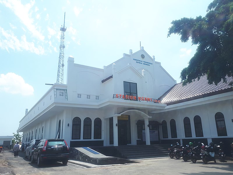 File:Stasiun Ngawi 2019.jpg