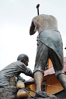 Статуя Пиналя де Амолеса.jpg