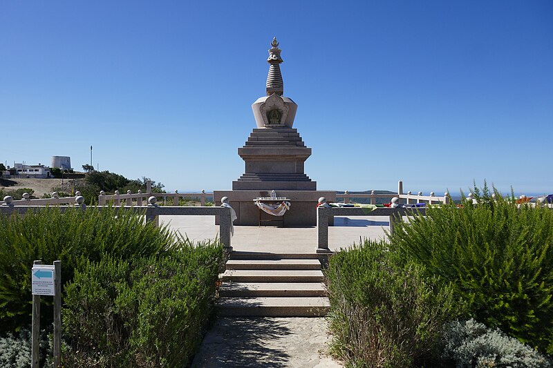 File:Stupa Humkara Dzong - Malhão (Serra do Caldeirão) 01.jpg