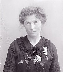 Winifred Jones, c.1910 Suffragette Winifred Jones c.1910. Blathwayt, Col Linley.jpg