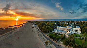 Fichier:Sunset_in_Pärnu_beach_(1).jpg