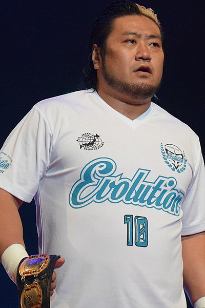 File:Suwama (wrestler) 2018.jpg