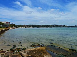 Sydney Harbour, od Dumaresq Road, Rose Bay, Nový Jižní Wales (01.01.2011) 04.jpg