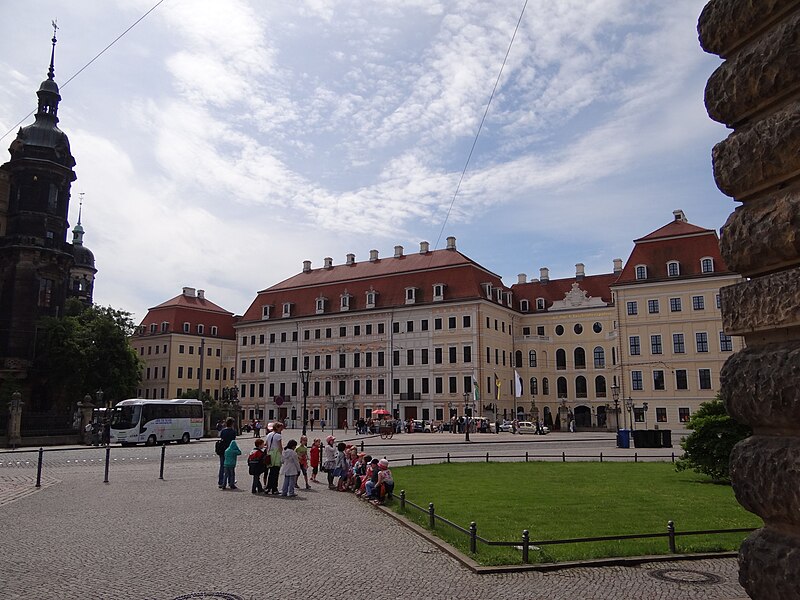 File:Taschenbergpalais (827).jpg