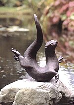 Thumbnail for File:Teko otter sculpture by laurence broderick.jpg