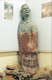 Sculpture depicting Jack Noble Tennant-creek0101.jpg