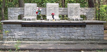 Denkmal für „die Fünfzig“ beim Stalag Luft III; Romualdas Marcinkus ist rechts aufgeführt