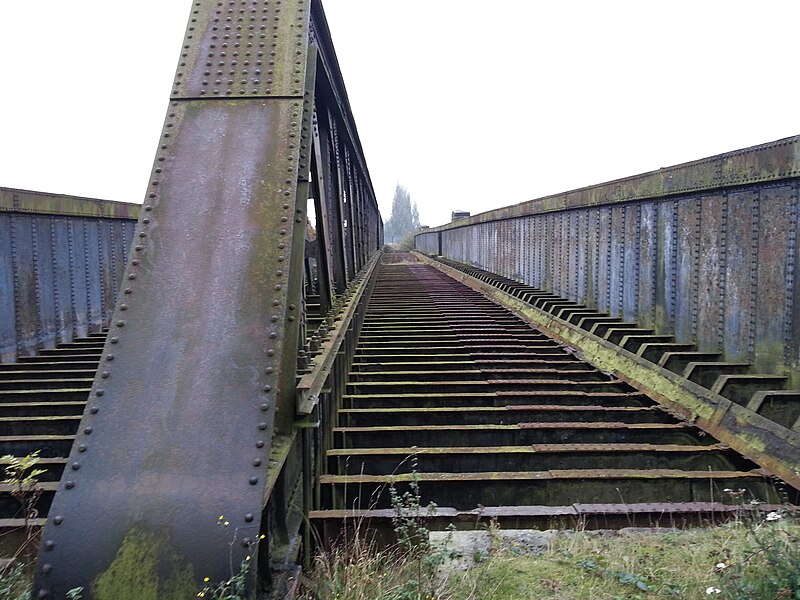 File:Torksey viaduct.jpg