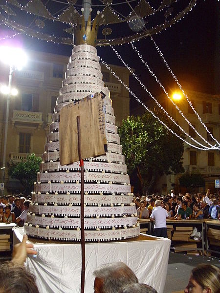 File:Torta dei Fieschi Lavagna 2012 - 03.jpg