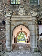 Входната порта на замъка