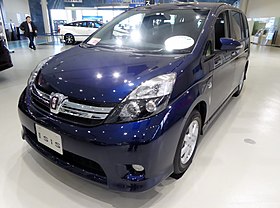 Toyota Isis 1.8 PLATANA "V-SELECTION" 2WD (ZGM10W) front.JPG