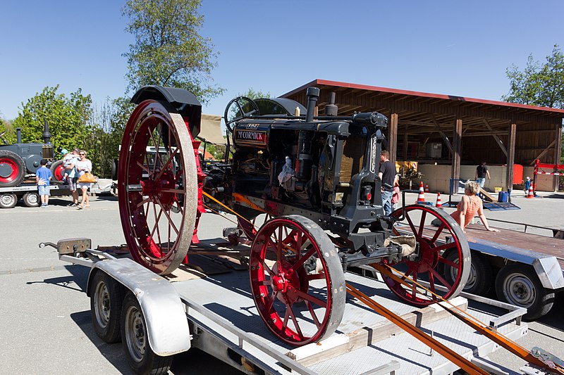 File:Traktorentreffen Geroldsgrün 2018 - McCormick F-12-G (MGK22563).jpg