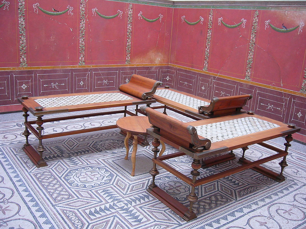 ancient roman furniture