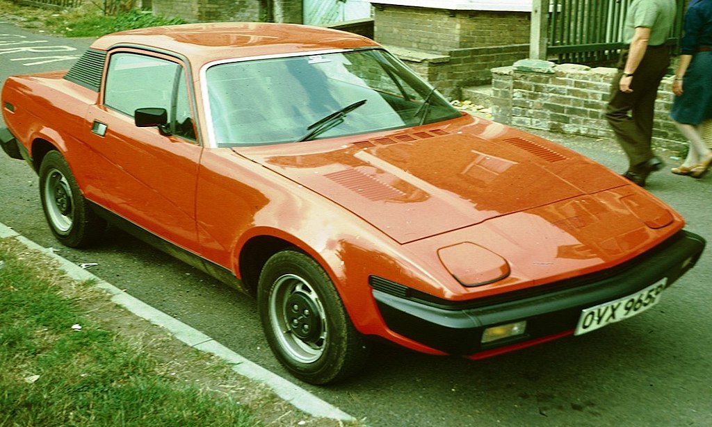 Der Triumph TR7 1024px-Triumph_TR7_Hardtop