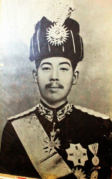 File:Tuan Lebeh Long Raya.jpg