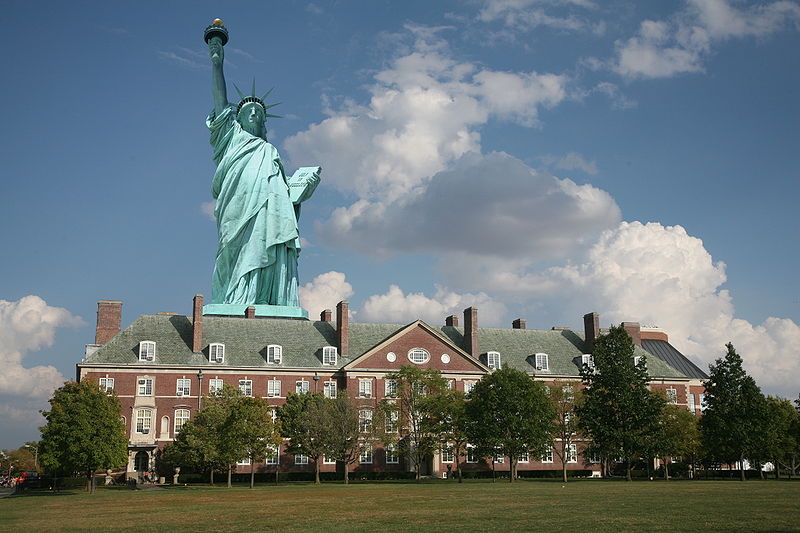 File:UIUC Mumford Hall-liberty.jpg