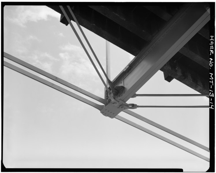 File:VIEW LOOKING NORTHEAST, DETAIL OF PIER SUPPORTING THE BALTIMORE TRUSSES - Fort Keogh Bridge, Spanning Yellowstone River, Miles City, Custer County, MT HAER MONT,9-MILCI.V,1-14.tif