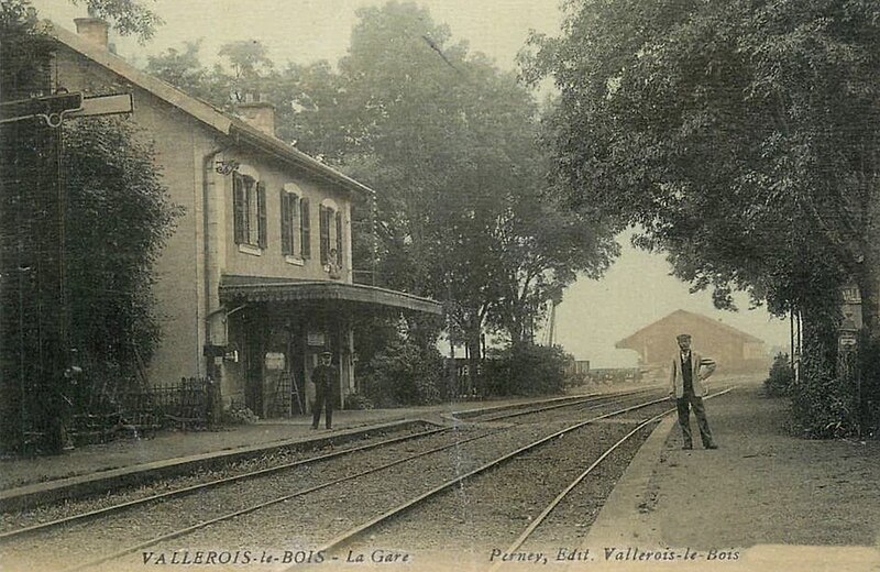 Fichier:Vallerois Bois Gare.jpg