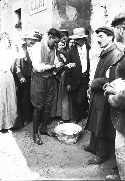 File:Victor Hémery at the 1911 Grand Prix de France at Le Mans (3).jpg