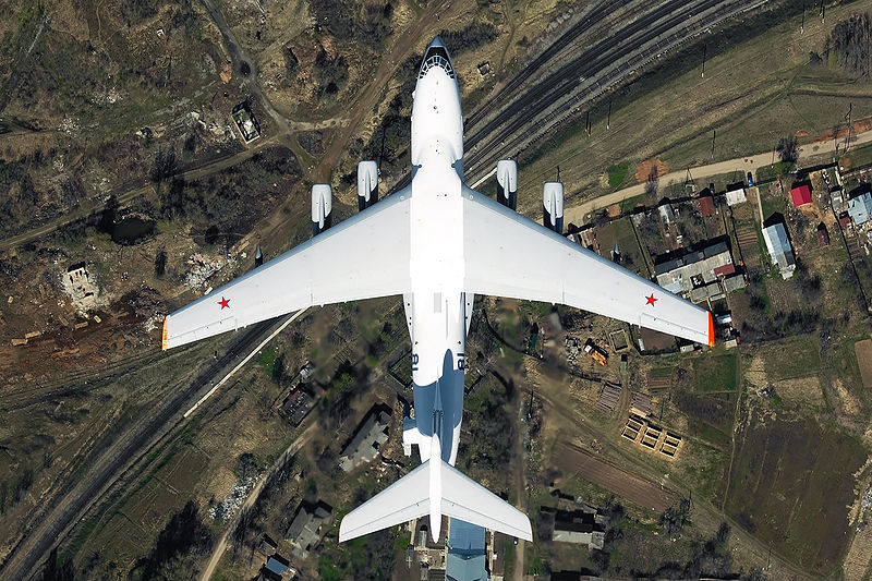 File:View of Russian Air Force Ilyushin Il-78 (RF-94285) from above.jpg