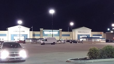 Walmart in Fort Saskatchewan, Alberta, with the old design in August 2016. This has since been renovated. However, one in Vegreville retains this design, others got new designs.