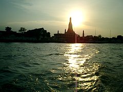 Wat Arun - panoramio.jpg