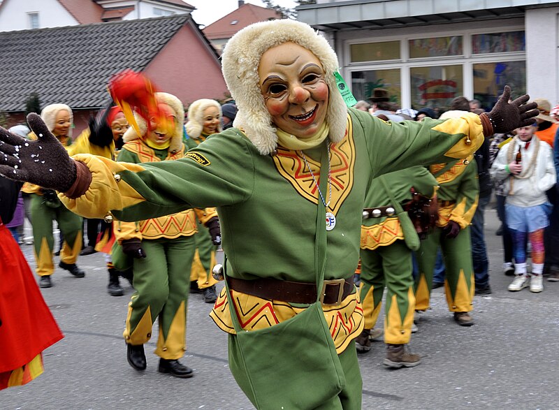 File:Weingarten Narrensprung 2011 Weissenau Narrau 1.jpg