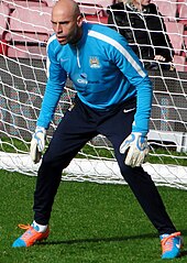 Caballero warming up for Manchester City in 2014 Willy Caballero.jpg