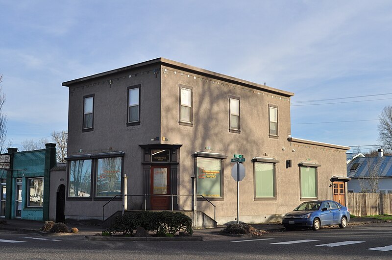 File:Woodland, WA - insurance and financial office at 3rd & Davidson.jpg