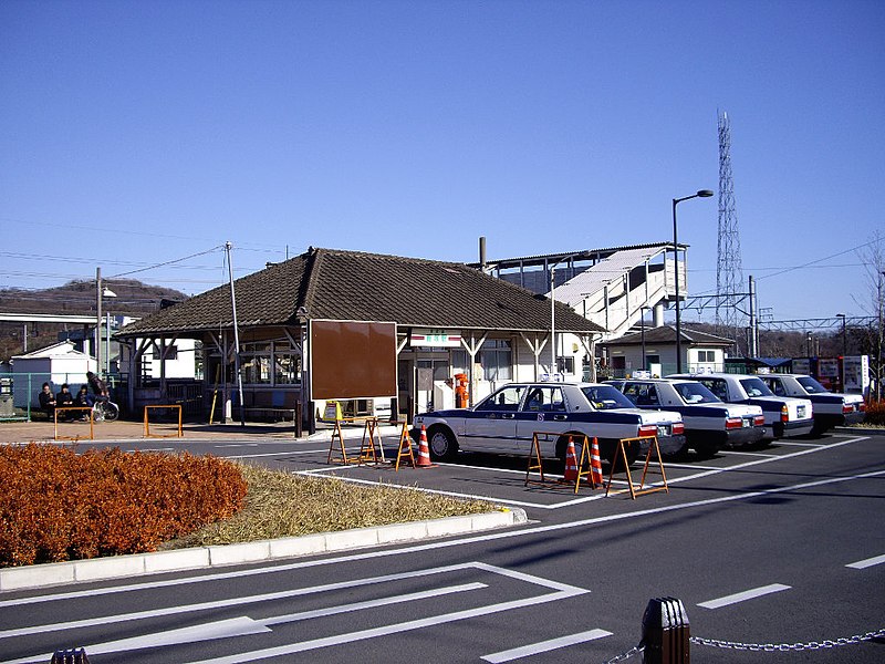 File:Yabuduka station.jpg