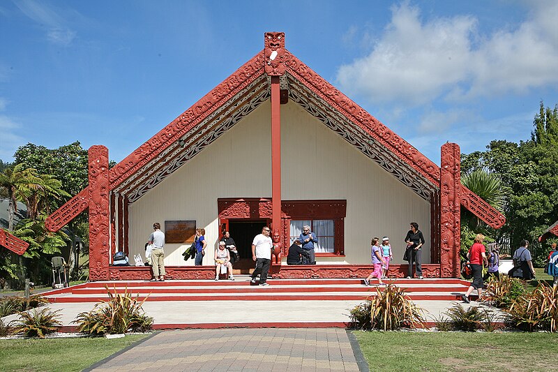 File:00 1563 Rotorua, NZ - Maori Versammlungshaus Rotowhio-Marae.jpg