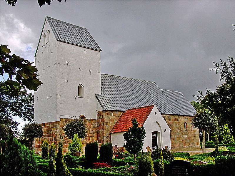 File:08-08-10-d4-Egvad kirke (Ringkøbing Skjern).jpg