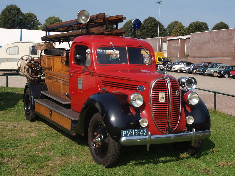 Ford Barrel Nose Lkw 800px-1956_Ford_Fire_engine_photo-2