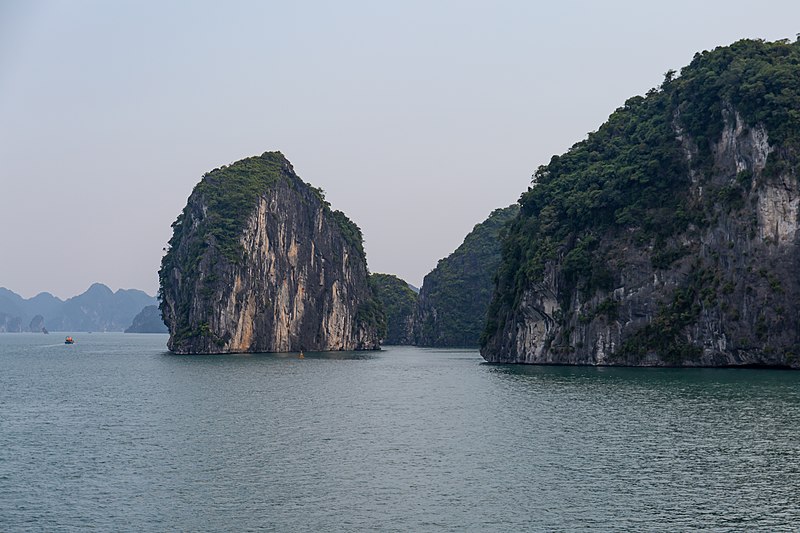 File:20190926 Ha Long Bay-56.jpg